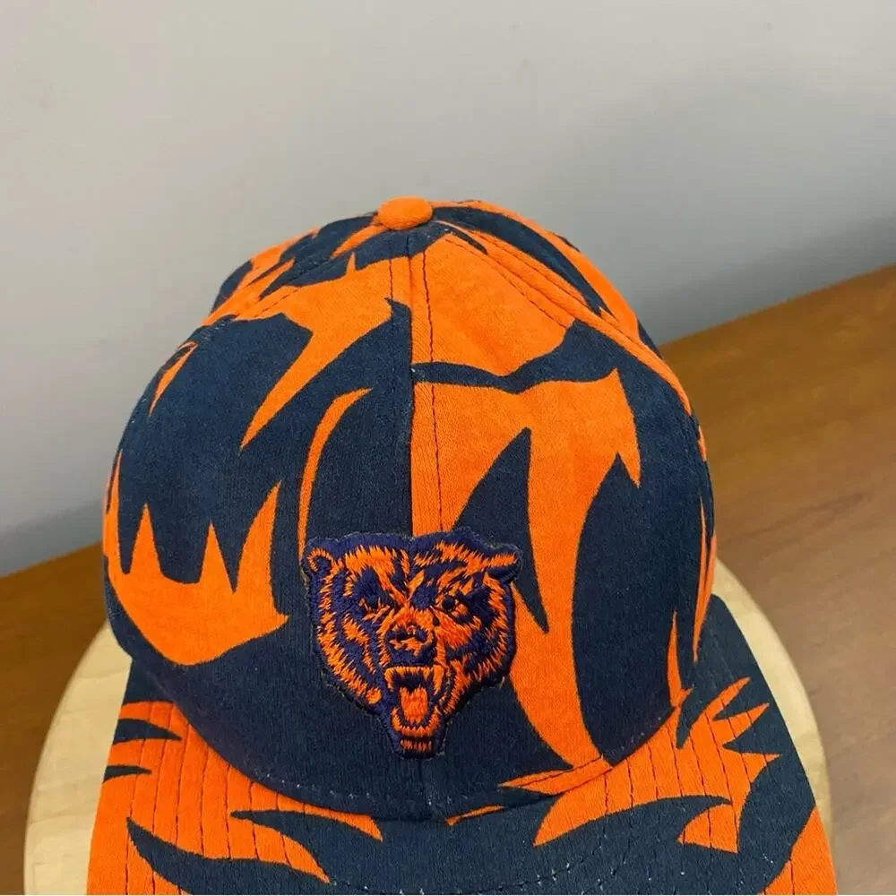 ZUBAZ VTG NFL CHICAGO BEARS STRIPED STRAPBACK MENS HAT‎ AOP MADE IN USA